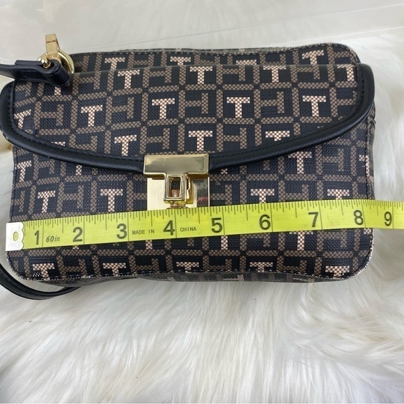 TOMMY HILFIGER CROSSBODY BAG - Picture 12 of 13